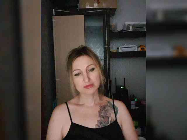 Nushka1984 webcam