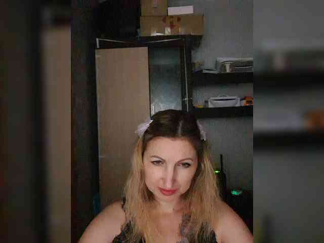 Nushka1984 webcam