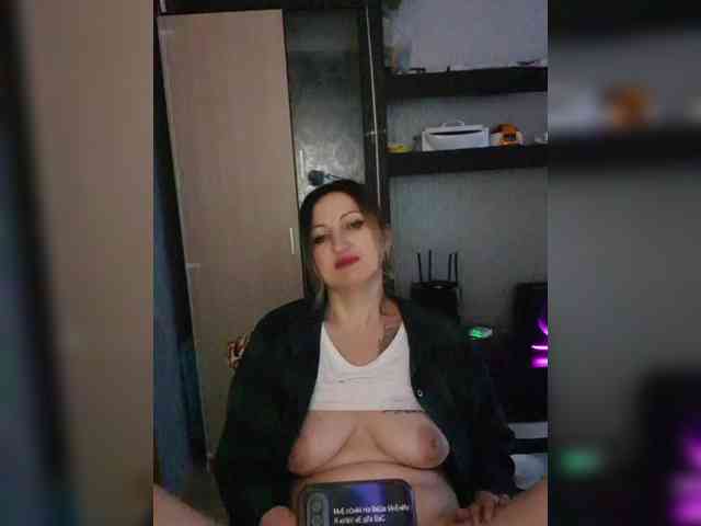 Nushka1984 webcam