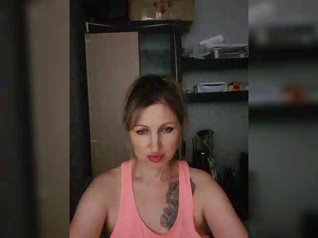 Nushka1984 webcam