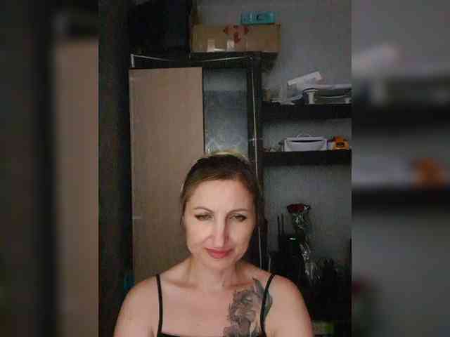 Nushka1984 webcam