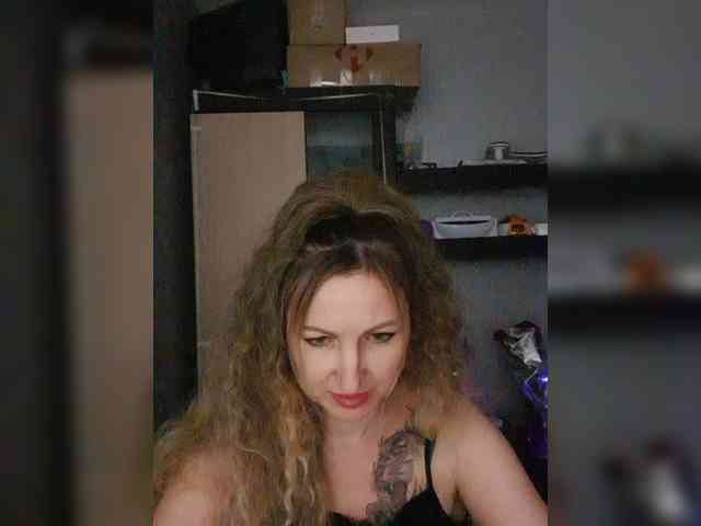 Nushka1984 webcam