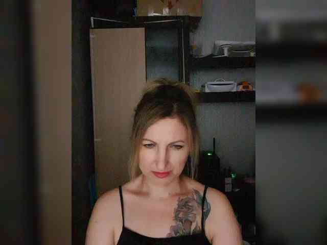 Nushka1984 webcam