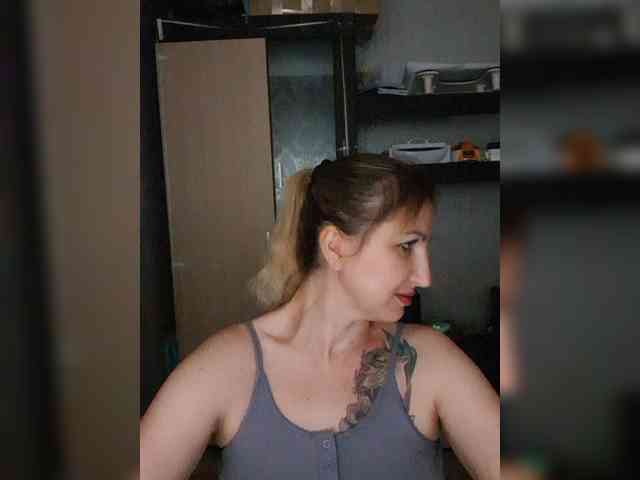 Nushka1984 webcam