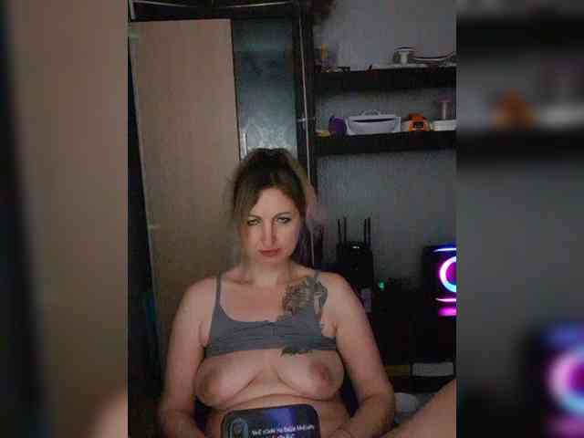 Nushka1984 webcam