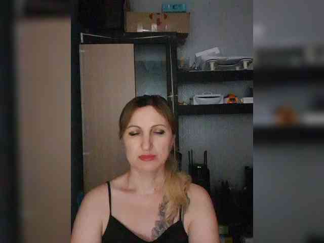 Nushka1984 webcam