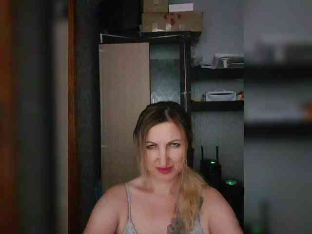 Nushka1984 webcam