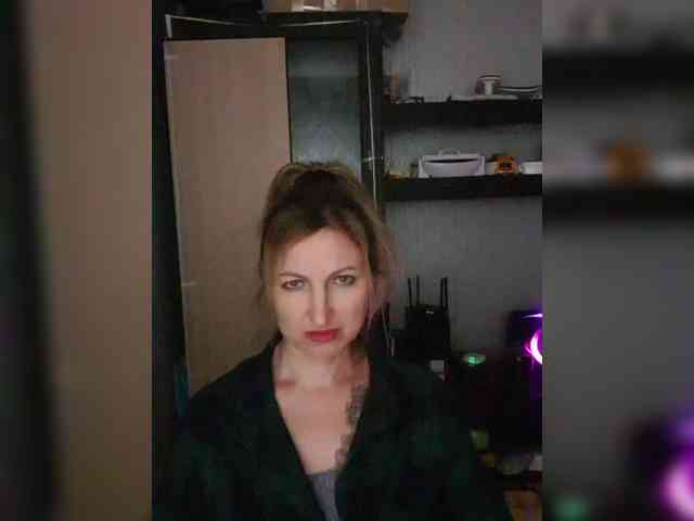 Nushka1984 webcam