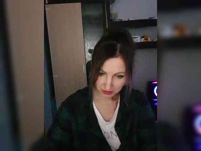 Nushka1984 webcam