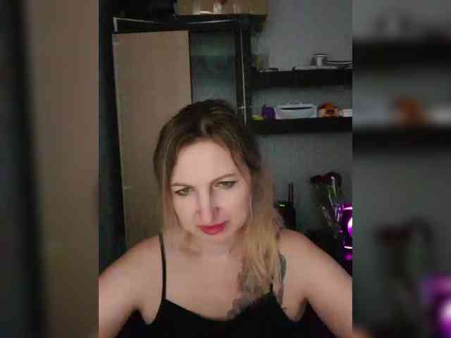 Nushka1984 webcam