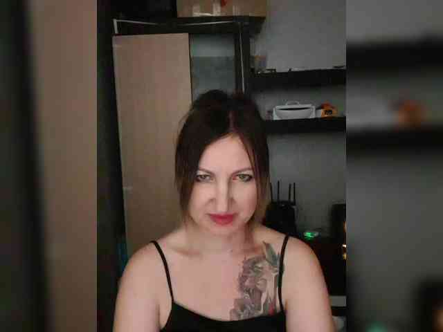 Nushka1984 webcam