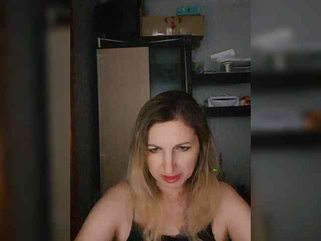Nushka1984 webcam