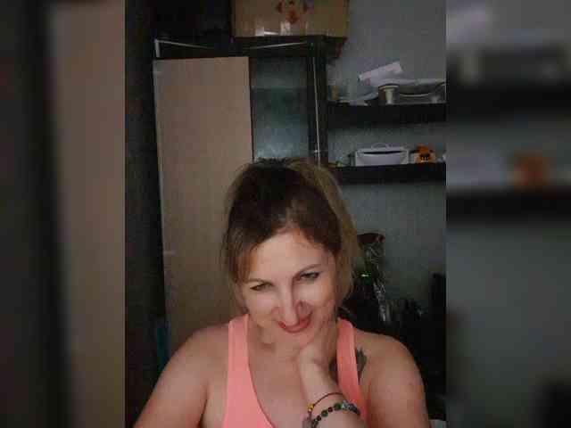 Nushka1984 webcam