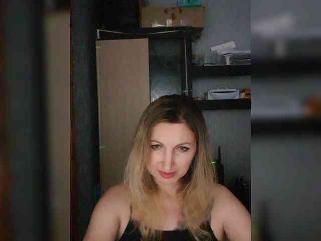 Nushka1984 webcam