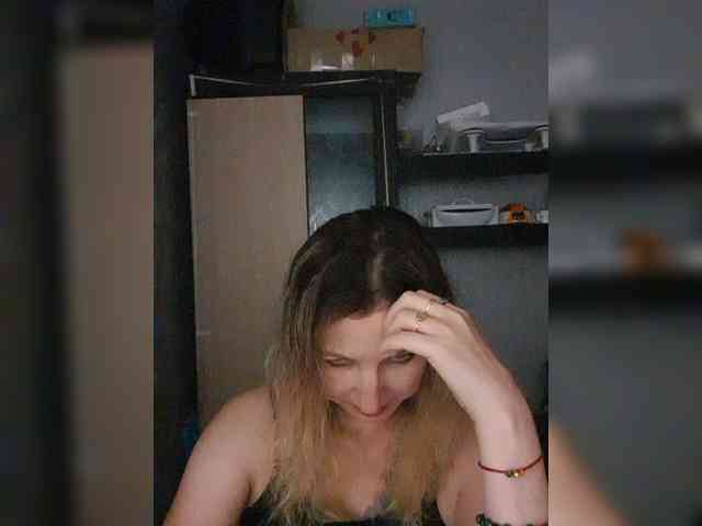 Nushka1984 webcam
