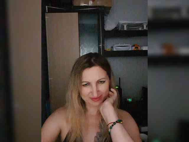 Nushka1984 webcam