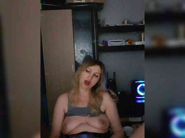 Nushka1984 webcam