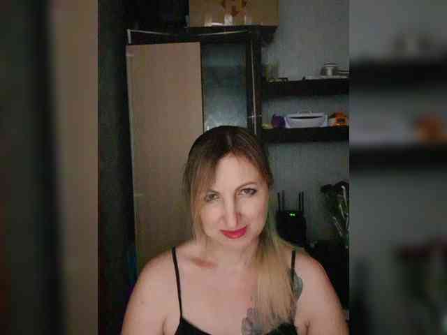Nushka1984 webcam