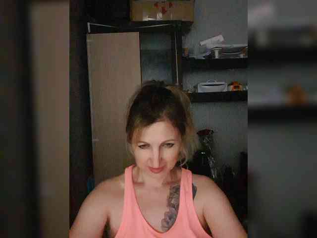 Nushka1984 webcam
