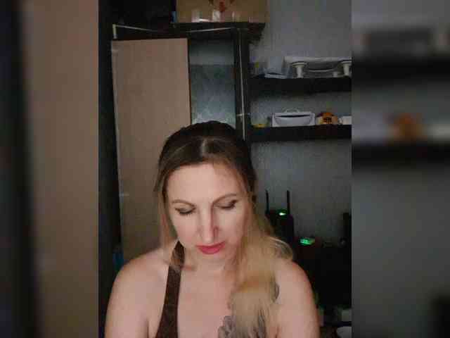 Nushka1984 webcam