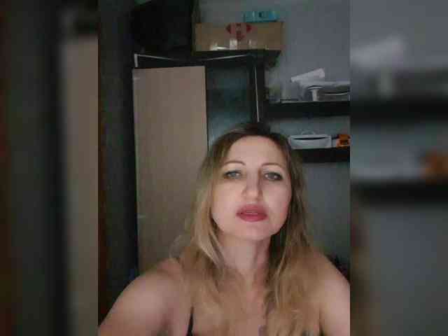 Nushka1984 webcam