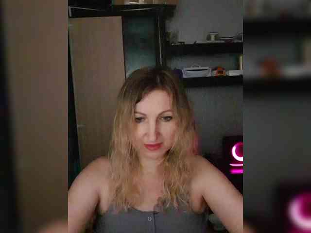 Nushka1984 webcam