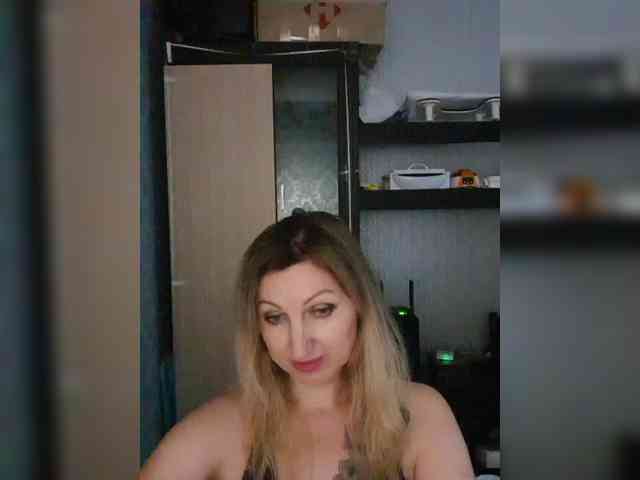Nushka1984 webcam