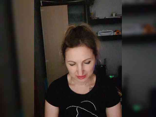 Nushka1984 webcam