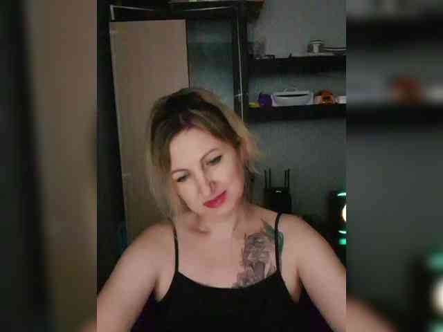 Nushka1984 webcam