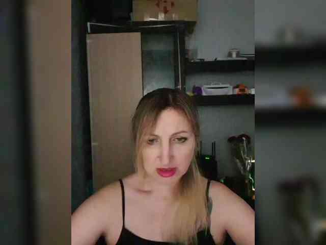 Nushka1984 webcam