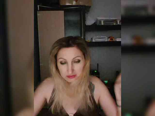 Nushka1984 webcam