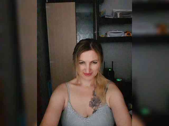 Nushka1984 webcam
