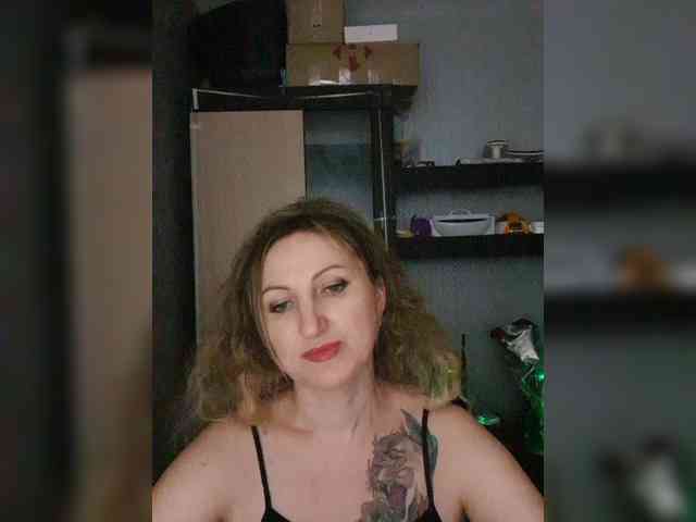 Nushka1984 webcam
