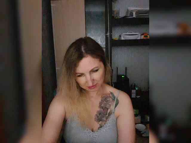 Nushka1984 webcam