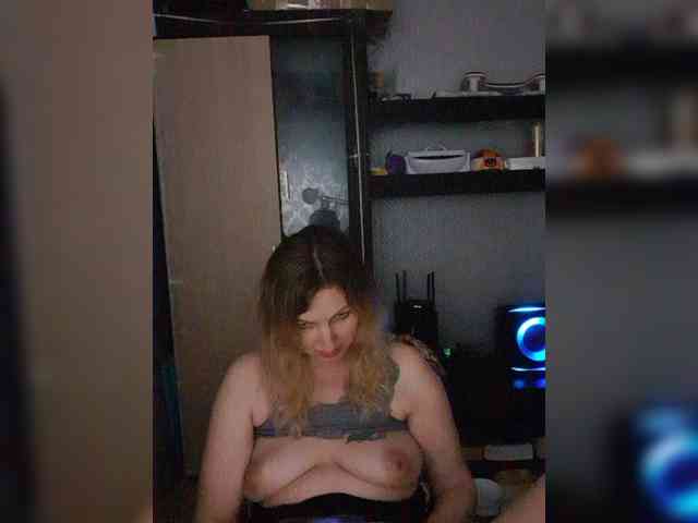 Nushka1984 webcam
