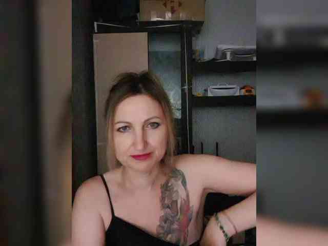 Nushka1984 webcam