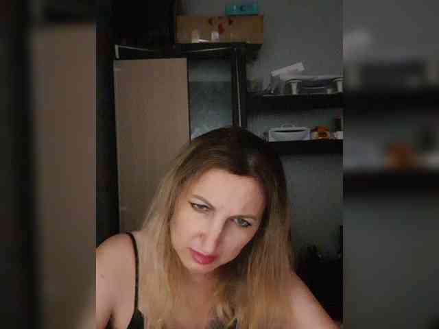 Nushka1984 webcam
