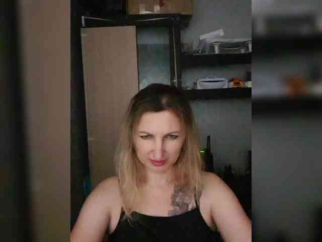 Nushka1984 webcam