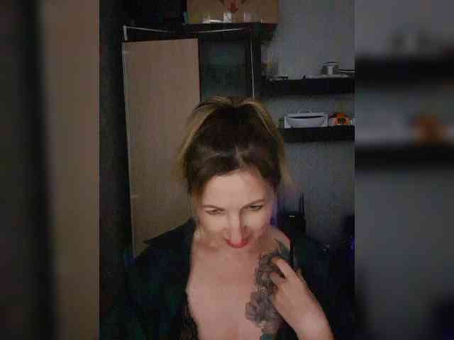 Nushka1984 webcam