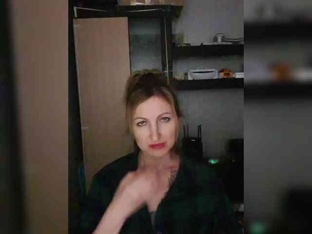 Nushka1984 webcam