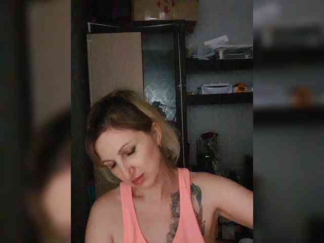 Nushka1984 webcam