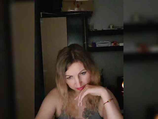 Nushka1984 webcam