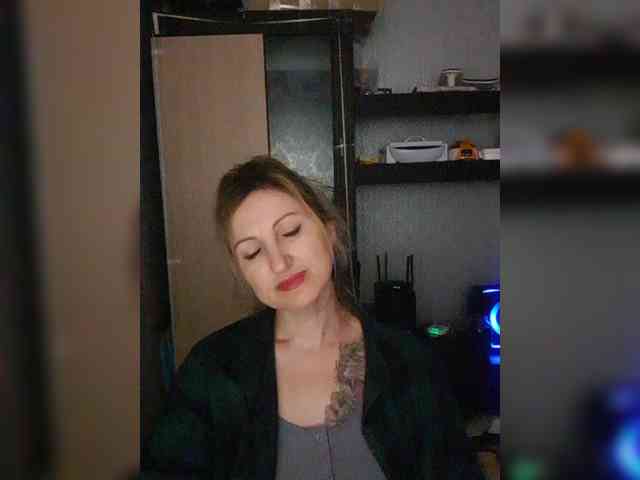 Nushka1984 webcam