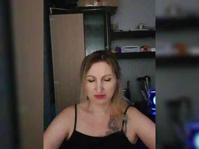 Nushka1984 webcam
