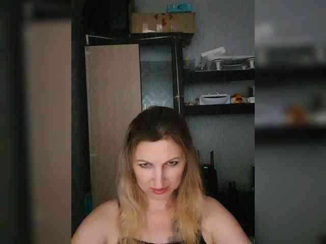 Nushka1984 webcam