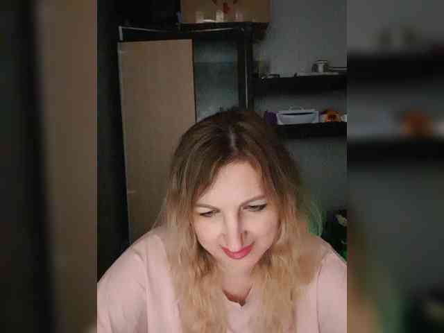 Nushka1984 webcam