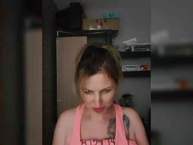 Nushka1984 webcam
