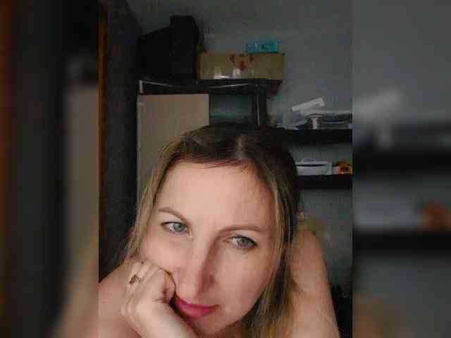Nushka1984 webcam