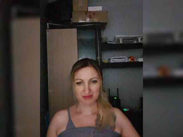 Nushka1984 webcam