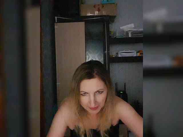Nushka1984 webcam